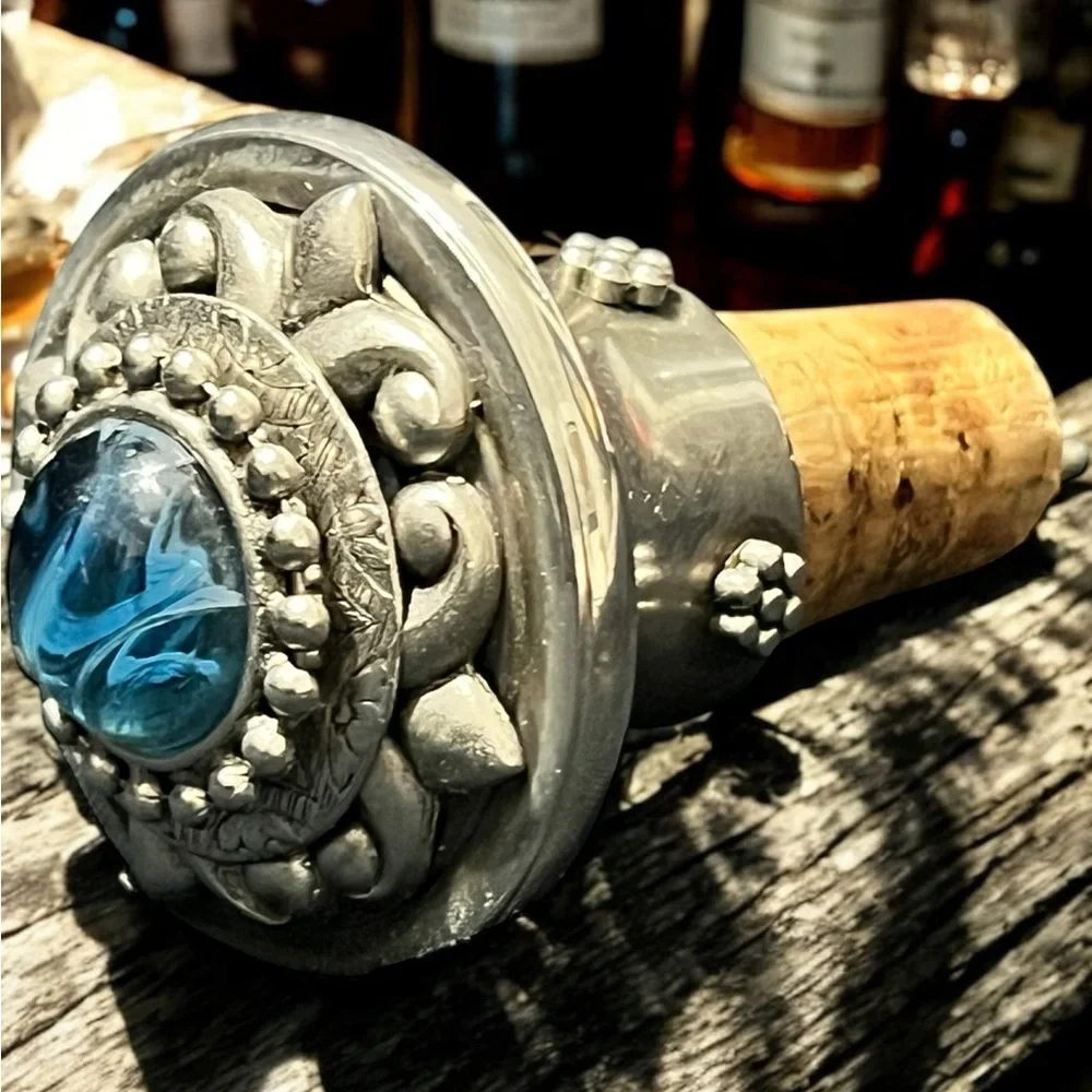 Silver and Blue Decorative Bottle Stopper  Vintage☑️